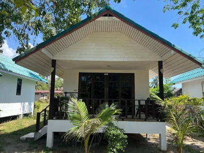 Deluxe Bungalow with Garden View — Tiki Beach Koh Phangan Beach Restaurant Bar and Coworking